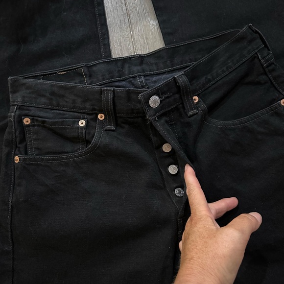 Levi’s 501 Jeans - Picture 4 of 9